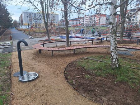 20231215_1220_louka_za_skolou_prubeh