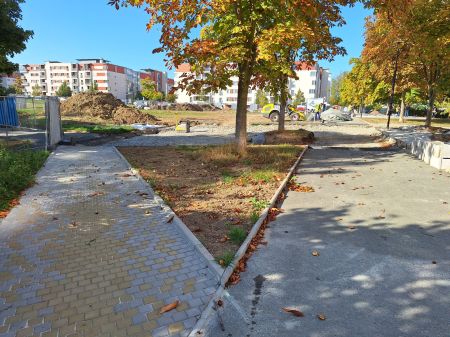 20232011_louka_za-skolou