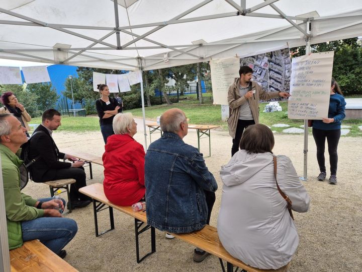 20240917_planovaci_setkani_park_u_bazenu (47) 20240917_planovaci_setkani_park_u_bazenu (47)