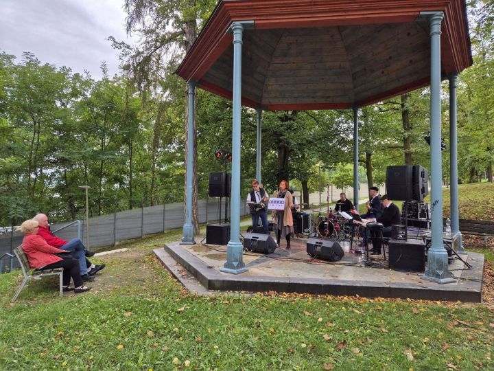 Tuten Swing. Foto: ÚMO Plzeň 1 20240926_swingove_odpoledne_lochotinsky_park (7)