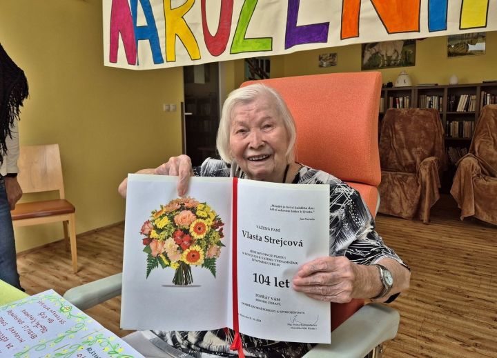 20241021_strejcova_vlasta_104_let (32)