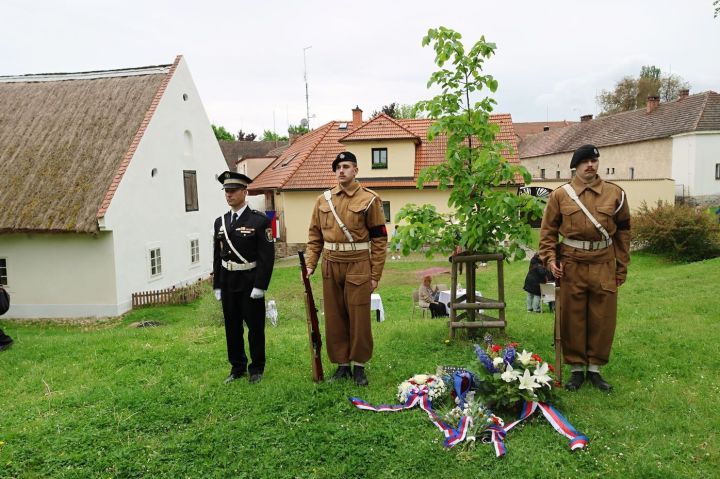 20250503_swing_u_lipy_svobody_foto_eret (77)