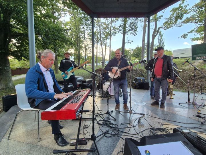 20250916_swingove_odpoledne_lochotinsky_park (49)