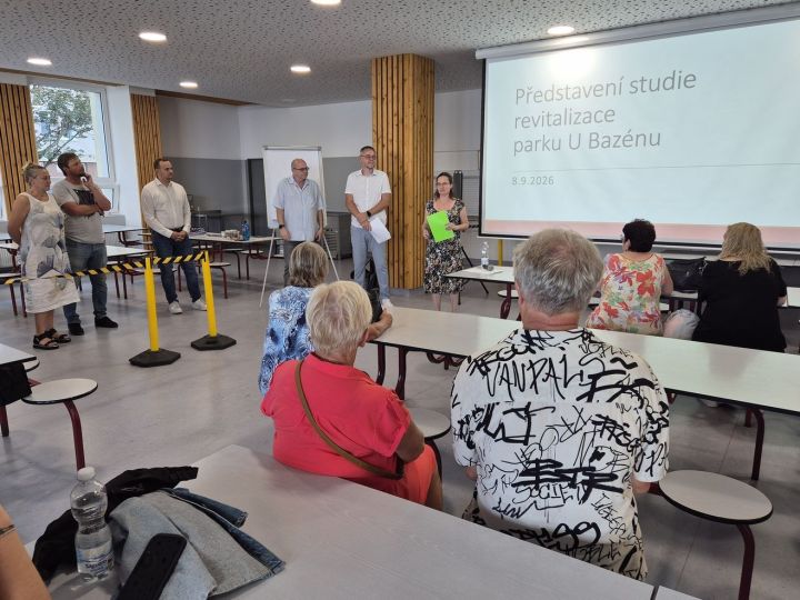 20260908_predstaveni_studie_park_u_bazenu (9) 20260908_predstaveni_studie_park_u_bazenu (9)