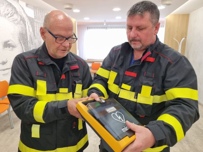 defibrilatory_predani_hasicum_domin_bolevec_nistor_bila_hora defibrilatory_predani_hasicum_domin_bolevec_nistor_bila_hora